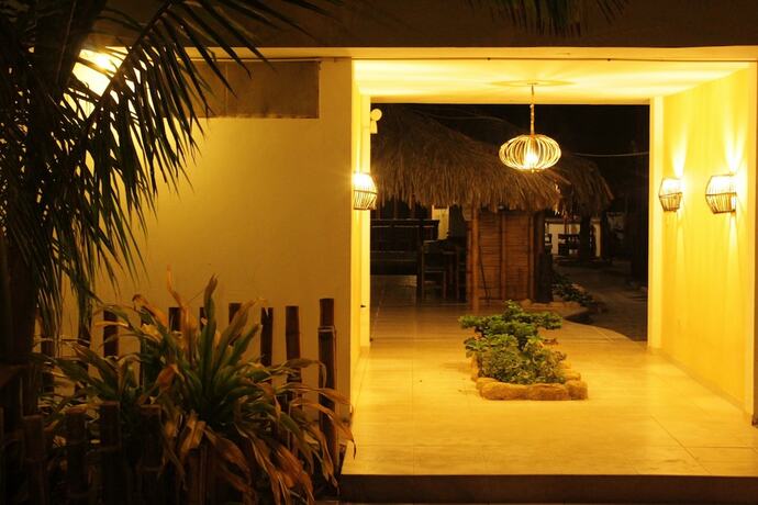 Imagen general del Hotel Puerto Antiguo. Foto 1