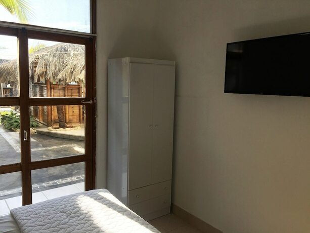 Imagen de la habitación del Hotel Puerto Antiguo. Foto 19