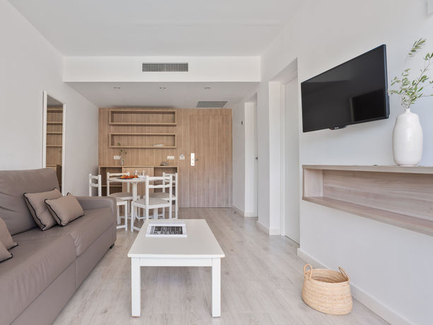 Imagen general del Hotel Puerto Azul Suite. Foto 8