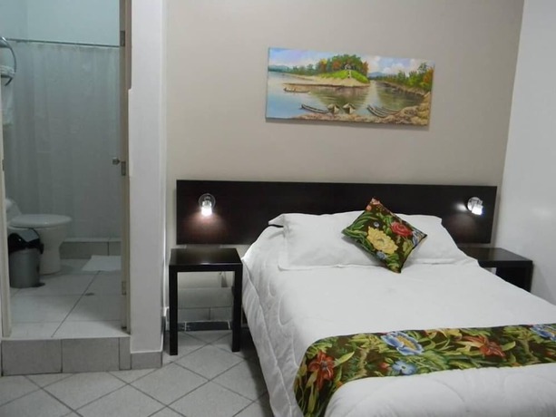 Imagen de la habitación del Hotel Puerto Azul Tarapoto. Foto 5