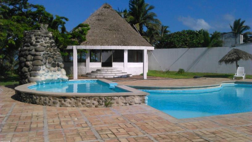 Imagen de la piscina del Hotel Puerto Cangrejo. Foto 8