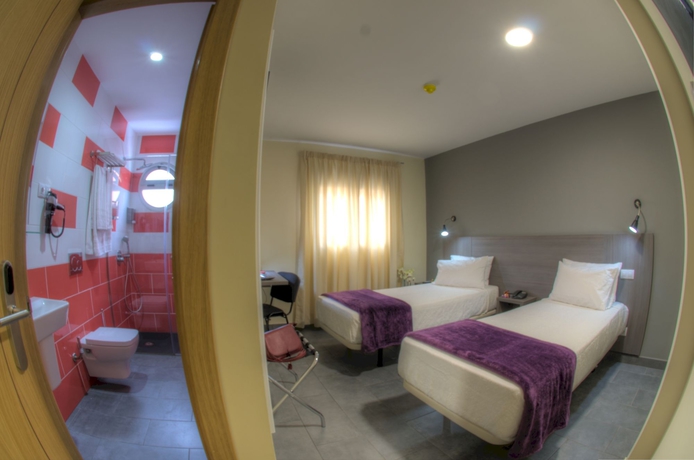 Imagen de la habitación del Hotel Puerto Canteras. Foto 8