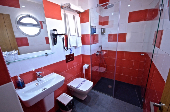 Imagen de la habitación del Hotel Puerto Canteras. Foto 10