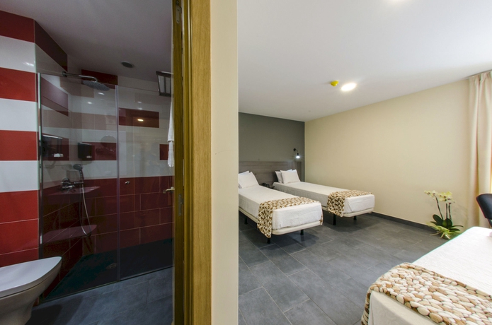 Imagen de la habitación del Hotel Puerto Canteras. Foto 12