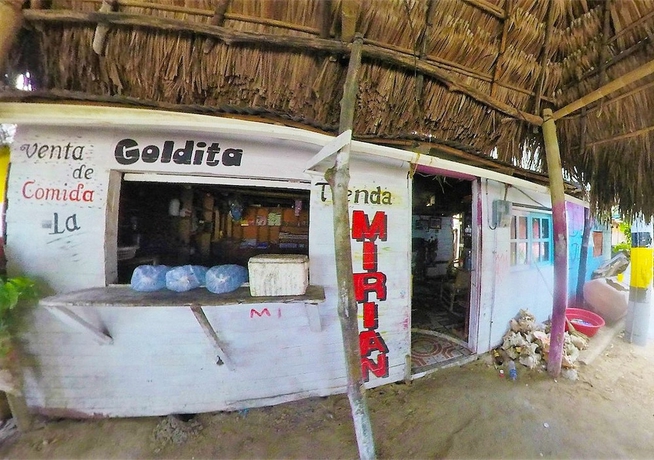 Imagen del bar/restaurante del Hotel Puerto Caracol Isla M&uacute;cura. Foto 3