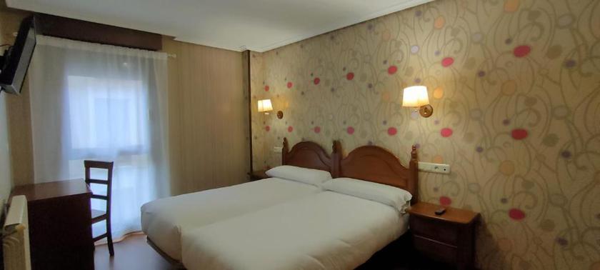 Imagen de la habitación del Hotel Puerto De Candás. Foto 5