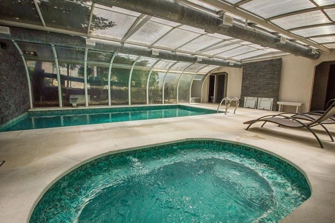 Imagen de la piscina del Hotel Puerto Hamlet. Foto 11