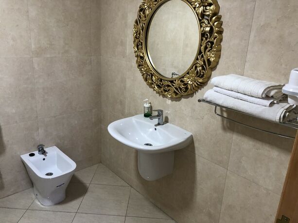 Imagen de la habitación del Hotel Puerto Marino. Foto 19