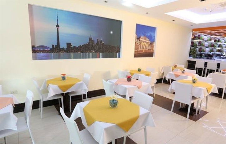 Imagen del bar/restaurante del Hotel Puerto Mercado. Foto 3