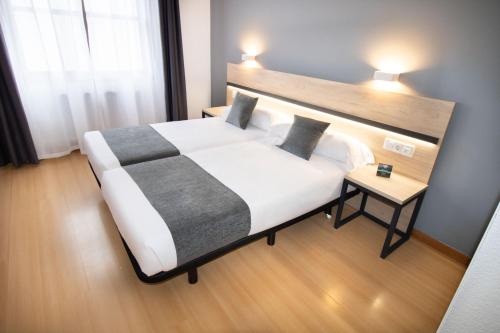 Imagen general del Hotel Puerto Seco. Foto 6