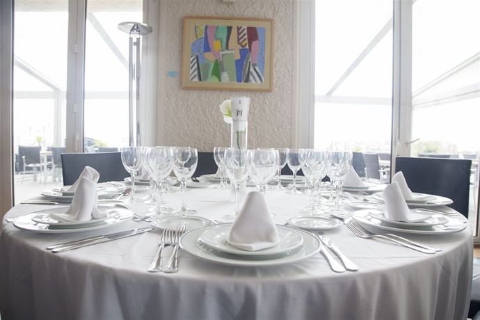 Imagen del bar/restaurante del Hotel Puerto Sherry, Puerto de Santa María. Foto 5