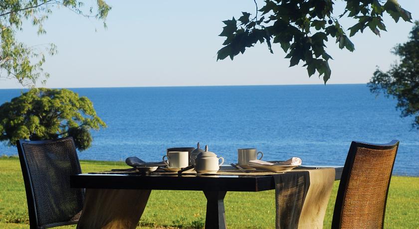 Imagen del bar/restaurante del Hotel Puerto Valle De Esteros. Foto 2