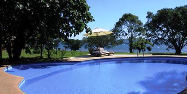 Imagen de la piscina del Hotel Puerto Valle De Esteros. Foto 12