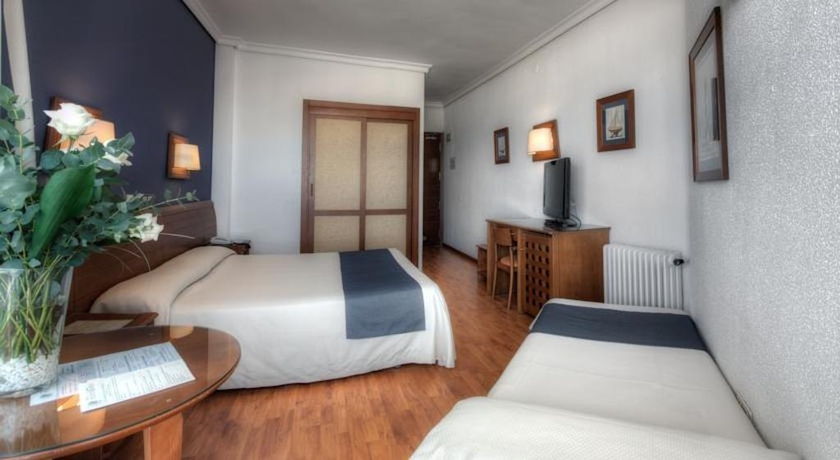 Imagen general del Hotel Puertobahia y SPA. Foto 11