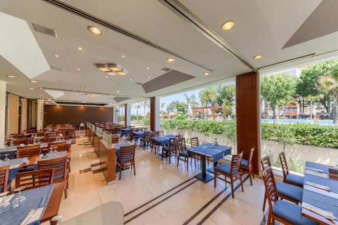 Imagen del bar/restaurante del Hotel Puertobahia y SPA. Foto 4