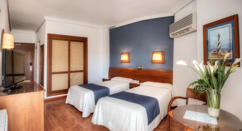 Imagen general del Hotel Puertobahia y SPA. Foto 14