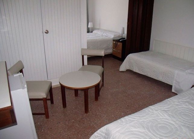 Imagen de la habitación del Hotel Puesta Del Sol. Foto 5