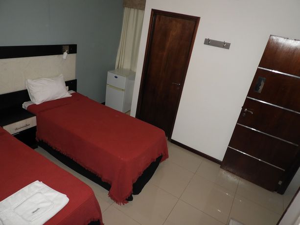 Imagen de la habitación del Hotel Puesta del Sol, Encarnaci&oacute;n. Foto 10