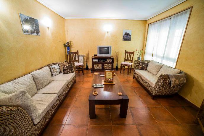 Imagen de los interiores del Hotel Pugide. Foto 14