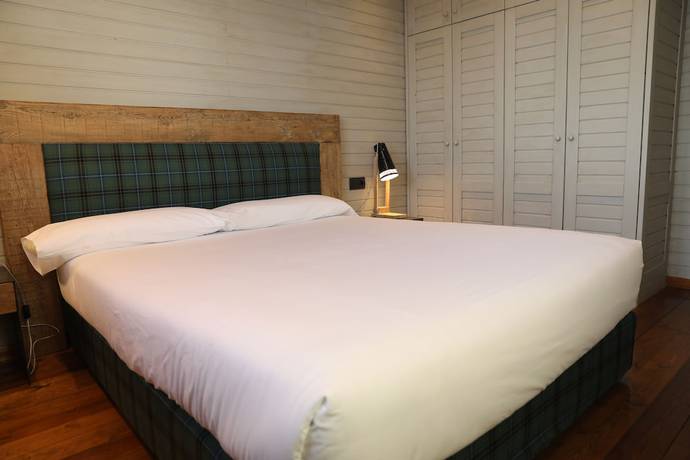 Imagen de la habitación del Hotel Puig Francó. Foto 15