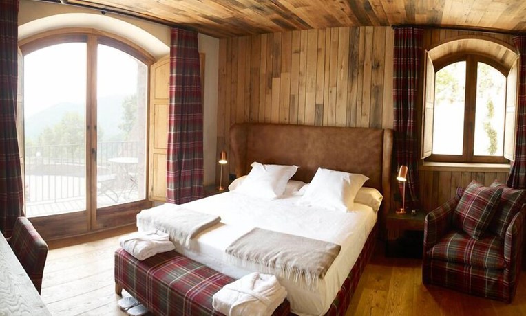 Imagen de la habitación del Hotel Puig Francó. Foto 19