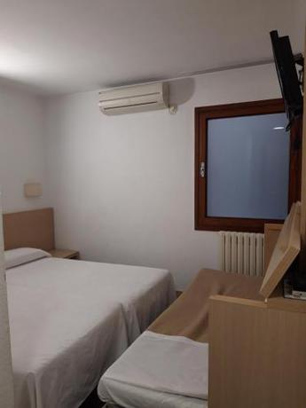 Imagen de la habitación del Hotel Puigcerda. Foto 2