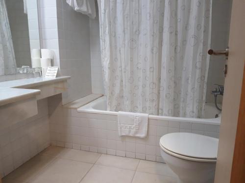 Imagen de la habitación del Hotel Puigcerda. Foto 3