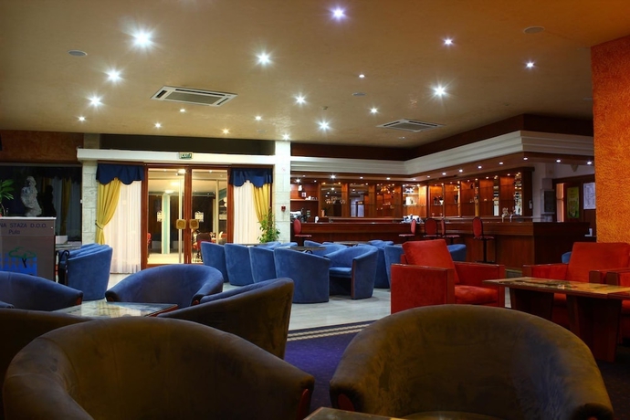 Imagen de los interiores del Hotel Pula. Foto 13