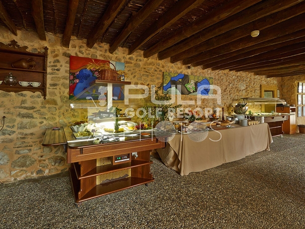 Imagen del bar/restaurante del Hotel Pula Golf Resort. Foto 9