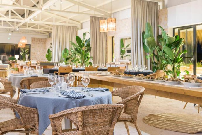 Imagen del bar/restaurante del Hotel Pula Golf Resort. Foto 10