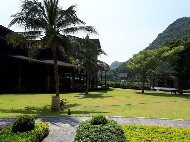 Imagen de los exteriores del Hotel Pulakorn Private Beach Resort. Foto 11