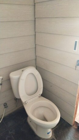 Imagen general del Hotel Pulau Mahitam Resort and Cottage Byku. Foto 4