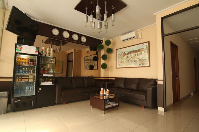 Imagen de los interiores del Hotel Pules. Foto 12