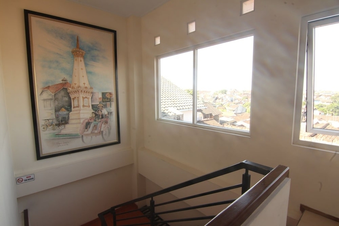 Imagen de los interiores del Hotel Pules. Foto 16
