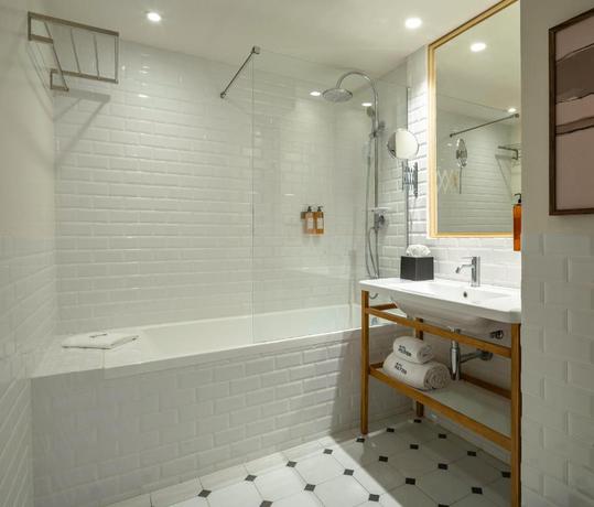 Imagen de la habitación del Hotel Pulitzer Paris. Foto 5