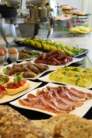 Imagen del bar/restaurante del Hotel Pulitzer Roma. Foto 2