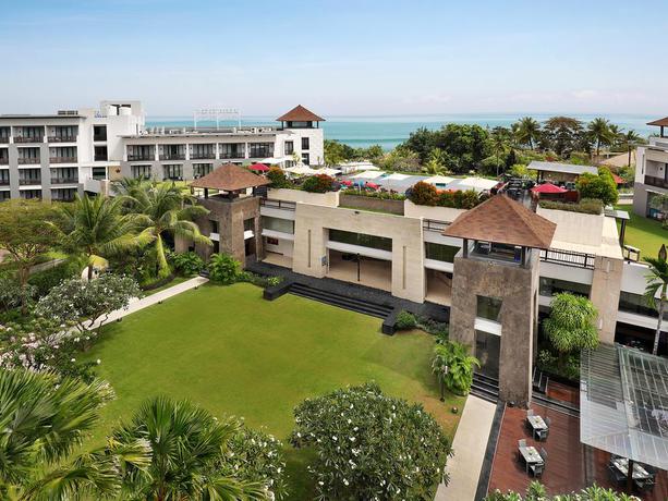 Imagen de los exteriores del Hotel Pullman Bali Legian Beach. Foto 14