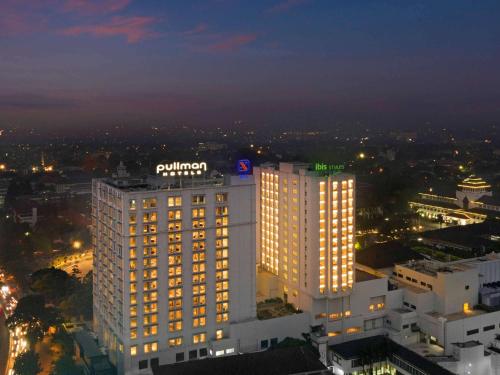 Imagen general del Hotel Pullman Bandung Grand Central. Foto 6