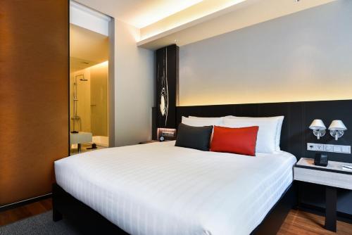 Imagen de la habitación del Hotel Pullman Bangkok King Power. Foto 11