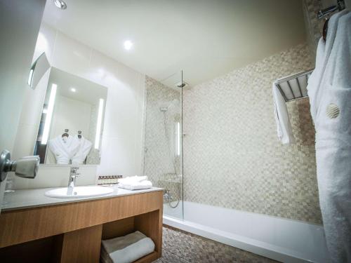 Imagen de la habitación del Hotel Pullman Bordeaux Lac. Foto 9