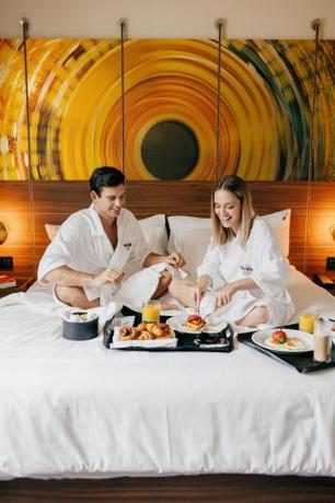 Imagen de la habitación del Hotel Pullman Budapest. Foto 14