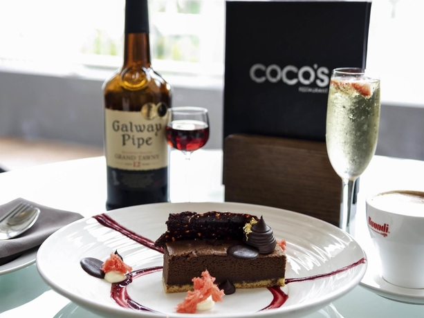 Imagen del bar/restaurante del Hotel Pullman Cairns International. Foto 2