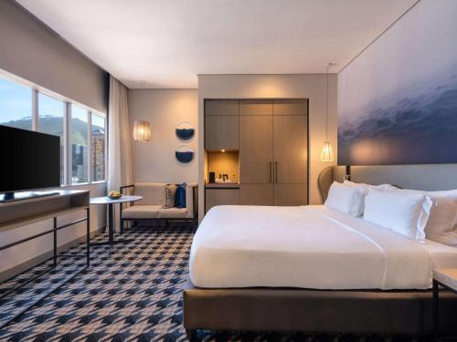 Imagen de la habitación del Hotel Pullman Cape Town City Centre. Foto 14