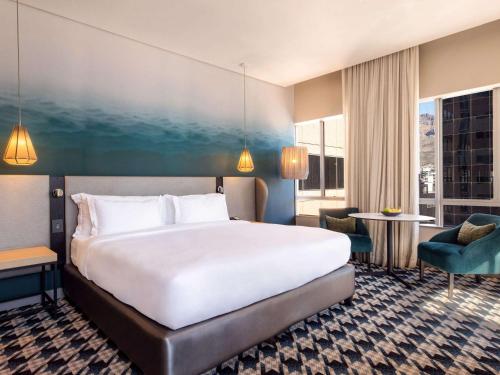 Imagen de la habitación del Hotel Pullman Cape Town City Centre. Foto 16
