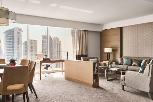 Imagen de la habitación del Hotel Pullman Doha West Bay. Foto 7