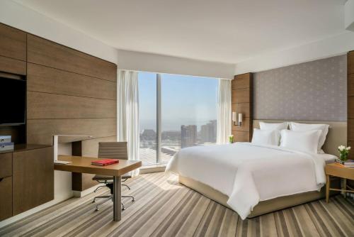 Imagen de la habitación del Hotel Pullman Doha West Bay. Foto 9