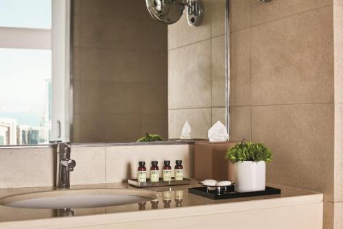 Imagen de la habitación del Hotel Pullman Doha West Bay. Foto 14