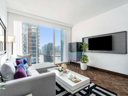 Imagen de la habitación del Hotel Pullman Dubai Downtown. Foto 15