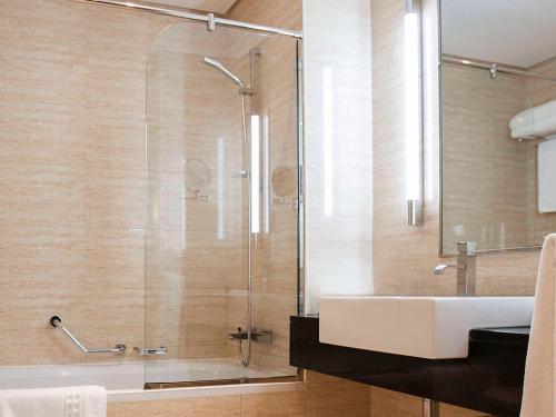 Imagen general del Hotel Pullman Dubai Jumeirah Lakes Towers - and Residence. Foto 4