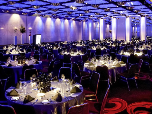 Imagen de los interiores del Hotel Pullman East Melbourne. Foto 9